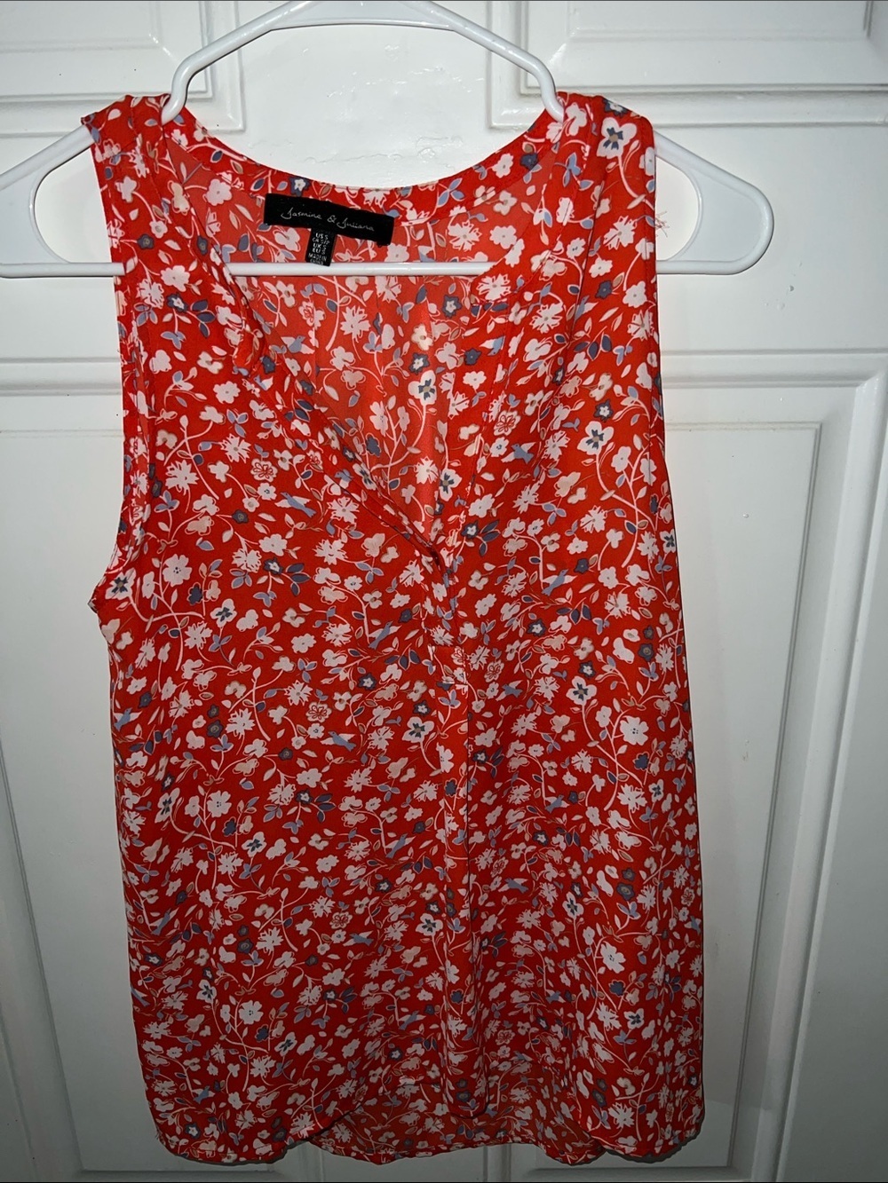 Summer & Sparrow Red Floral V-Neck Sleeveless Camisole